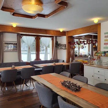 Heino Πανσιόν 3*