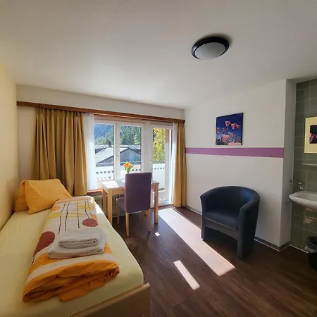 Heino Πανσιόν 3*