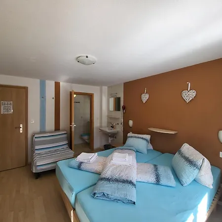 Πανσιόν Heino Saas-Grund